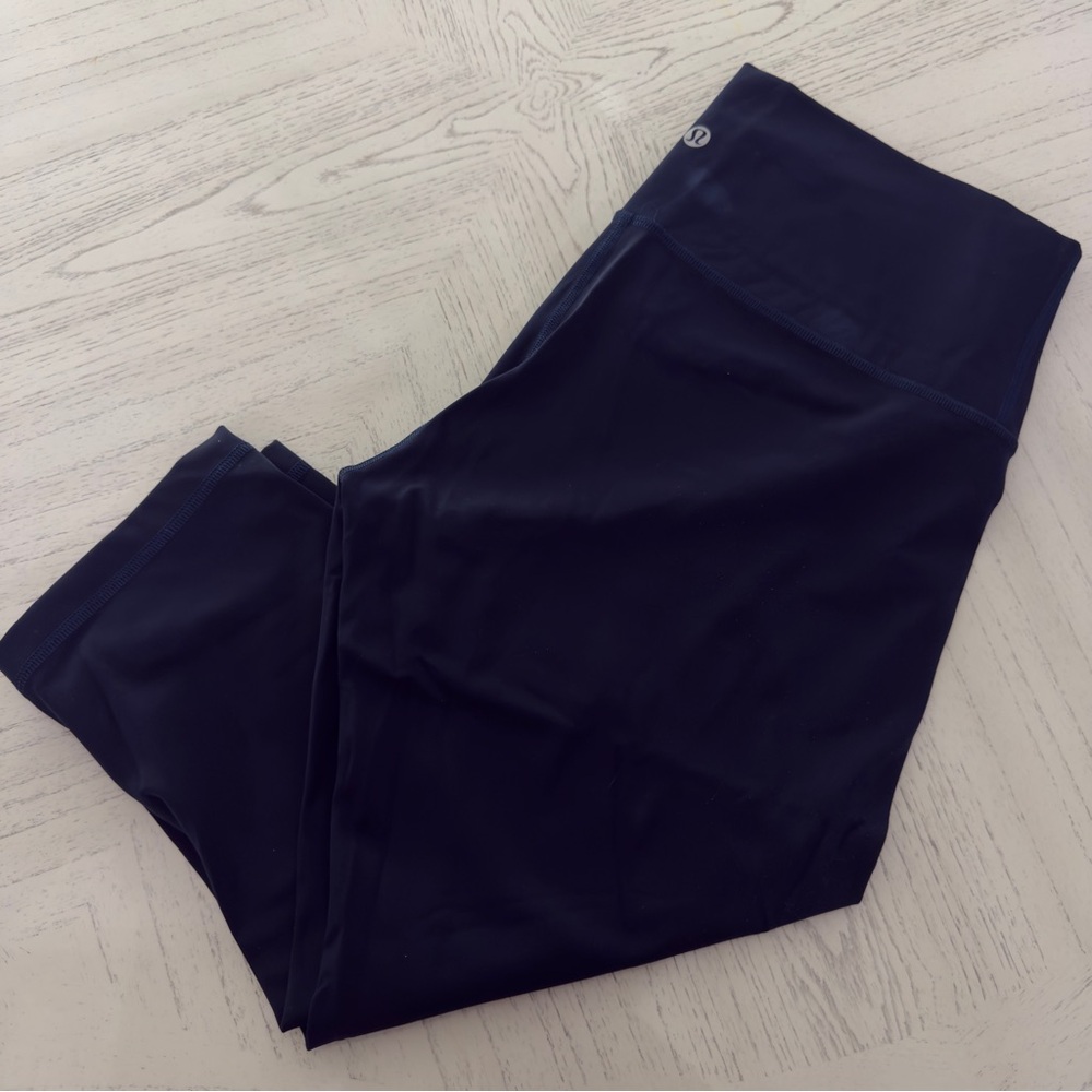 Lululemon Wunder Under High-Rise 1/2 Tight Full-On Luxtreme 17" Size 10